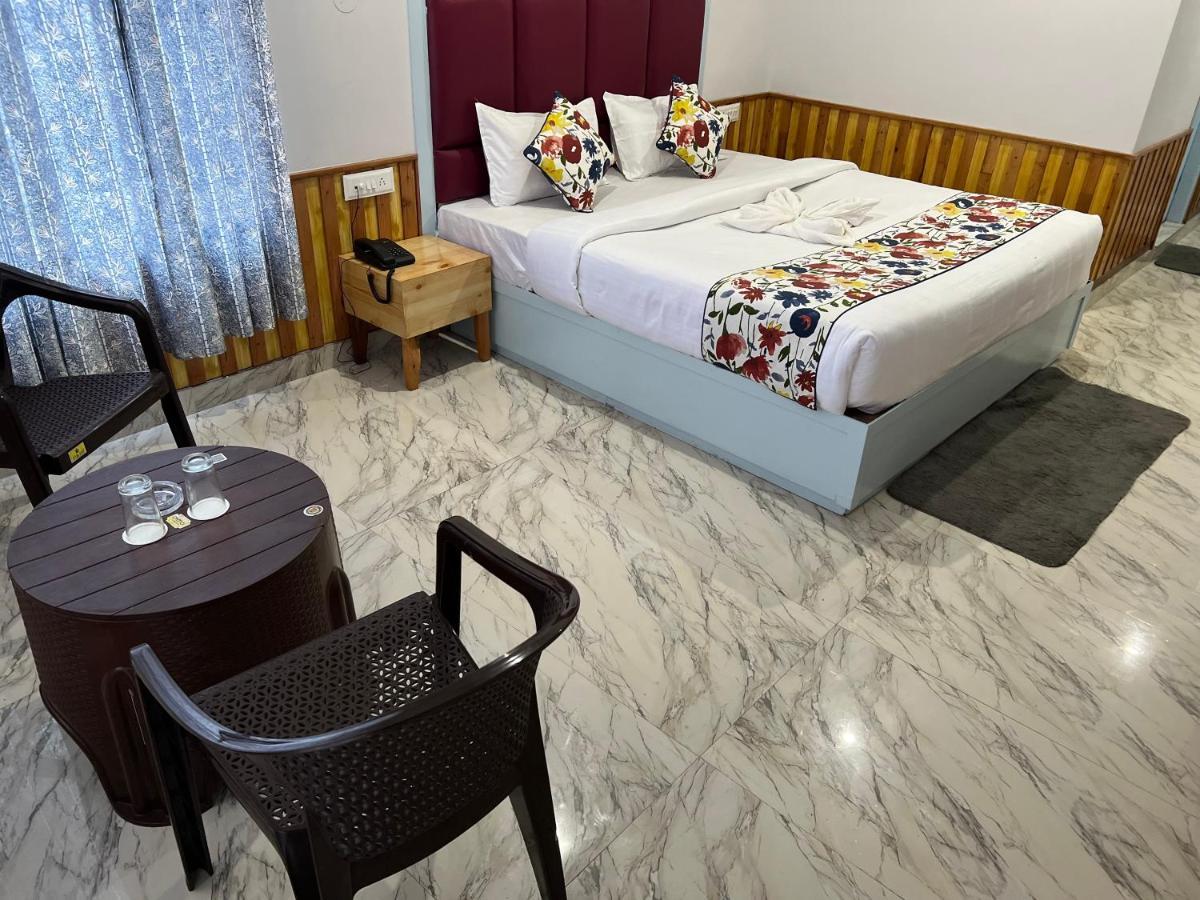 Hotel Apple Flower Manāli Buitenkant foto