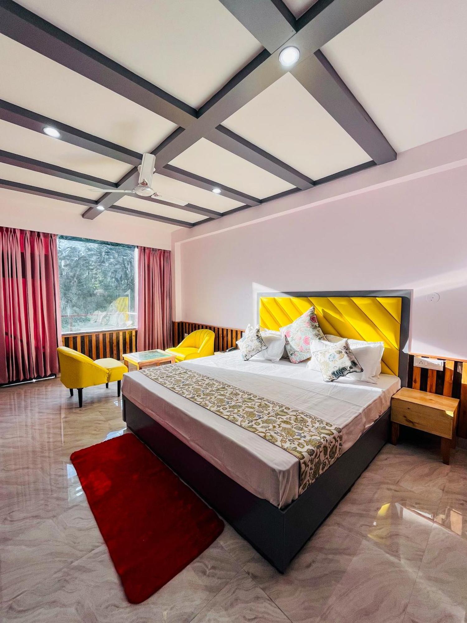 Hotel Apple Flower Manāli Buitenkant foto