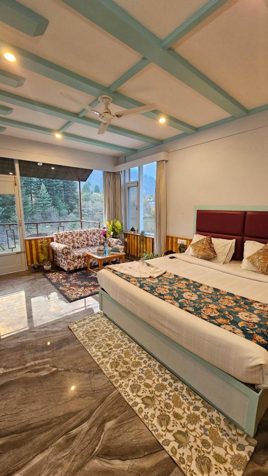 Hotel Apple Flower Manāli Buitenkant foto