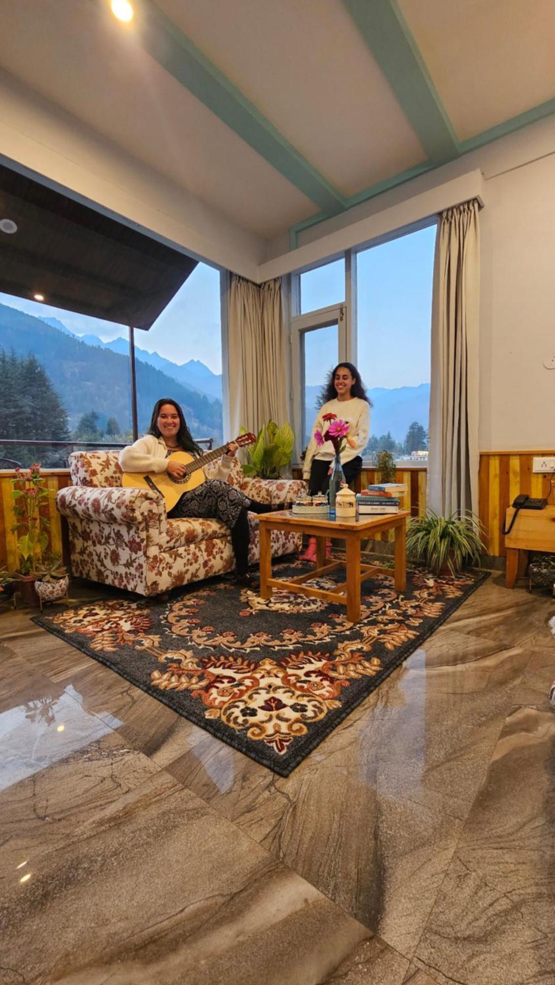 Hotel Apple Flower Manāli Buitenkant foto